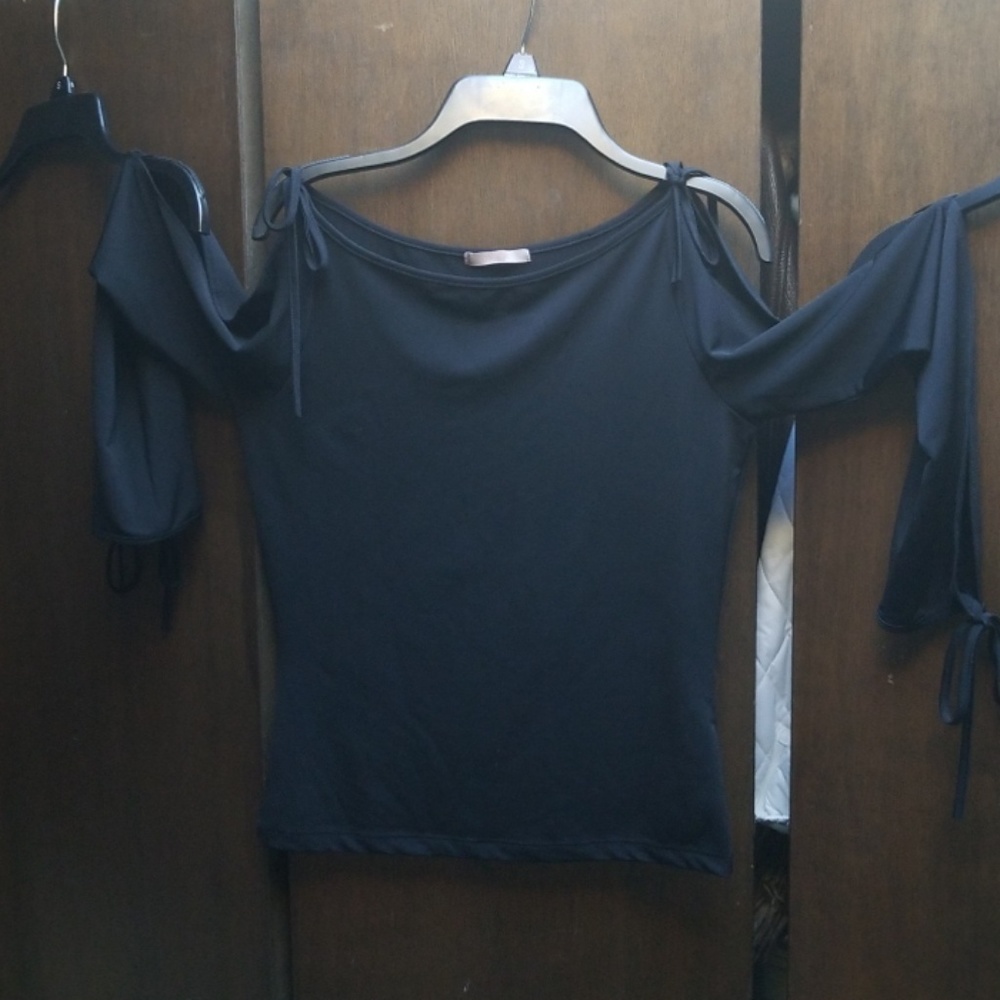 Vintage sexy open-arm top